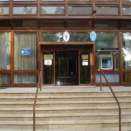 Eszterhazy Karoly Egyetem Hotell Eger Exteriör bild
