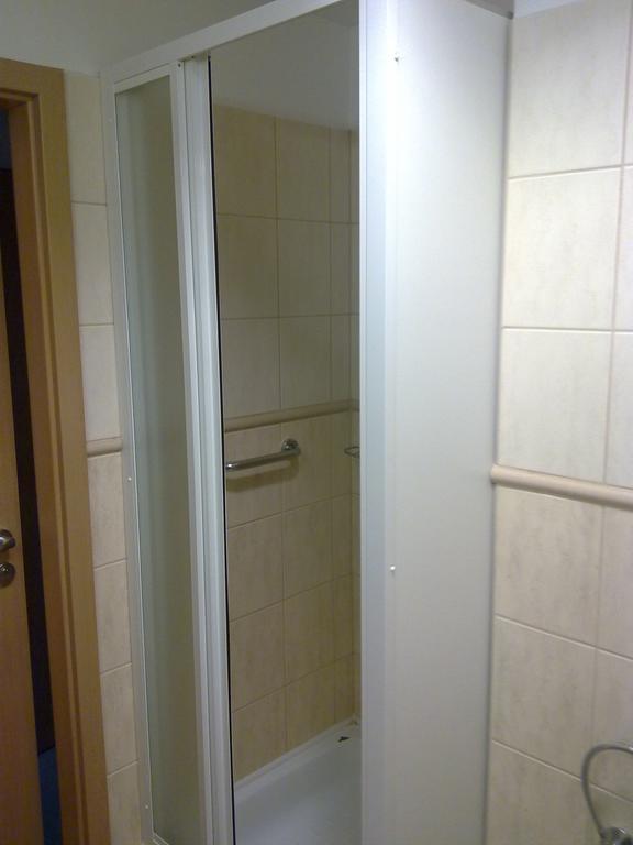 Eszterhazy Karoly Egyetem Hotell Eger Rum bild