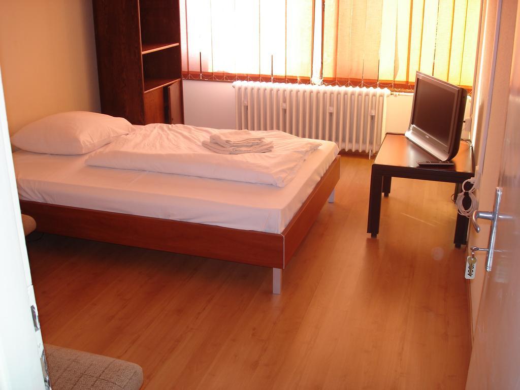 Eszterhazy Karoly Egyetem Hotell Eger Rum bild